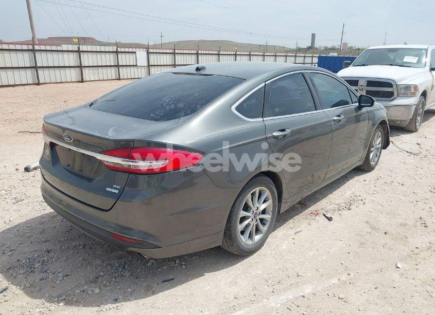 Photo 4 of 2017 Ford Fusion SE (VIN 3FA6P0HD4HR159859)