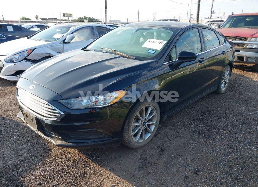 Photo 2 of 2017 Ford Fusion SE (VIN 3FA6P0HD4HR179674)