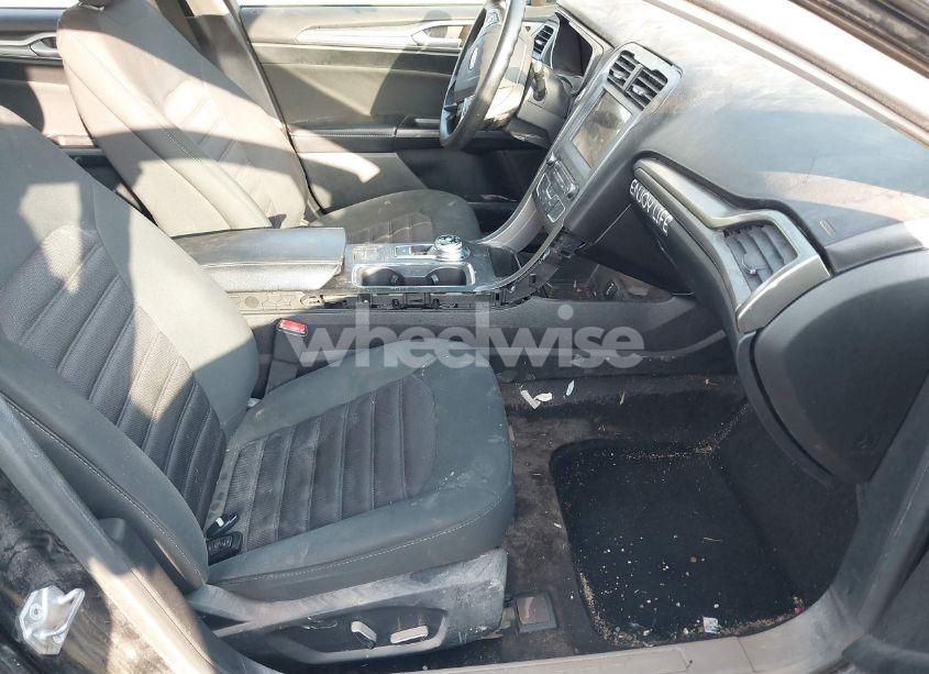 Photo 5 of 2017 Ford Fusion SE (VIN 3FA6P0HD4HR179674)