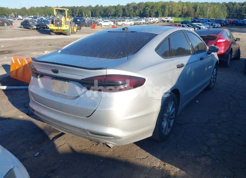 Photo 4 of 2017 Ford Fusion SE (VIN 3FA6P0HD4HR193042)
