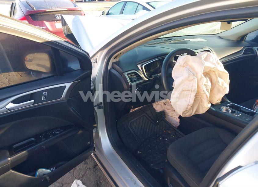 Photo 5 of 2017 Ford Fusion SE (VIN 3FA6P0HD4HR193042)