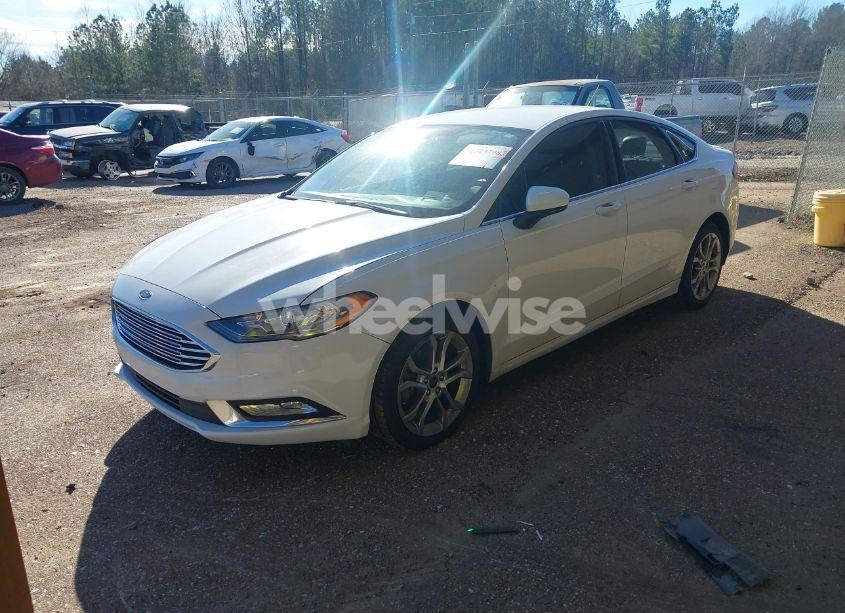 Photo 2 of 2017 Ford Fusion SE (VIN 3FA6P0HD4HR214455)