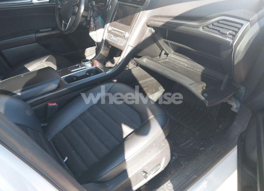 Photo 5 of 2017 Ford Fusion SE (VIN 3FA6P0HD4HR214455)