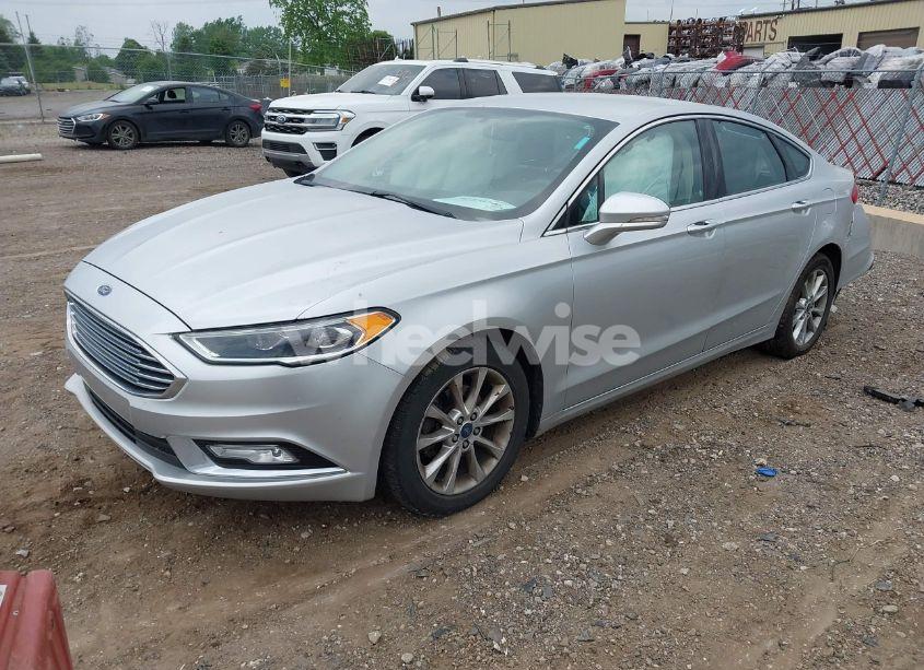 Photo 2 of 2017 Ford Fusion SE (VIN 3FA6P0HD4HR272761)