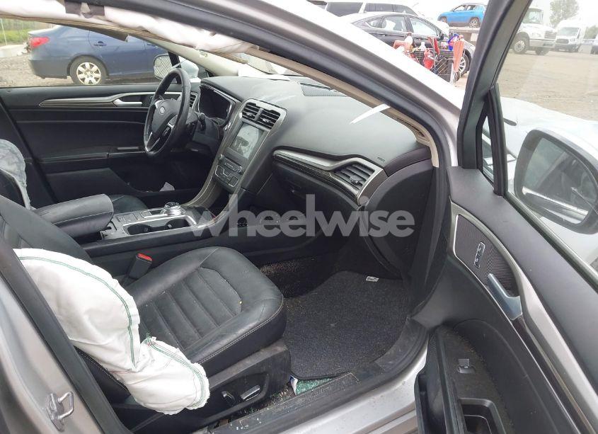 Photo 5 of 2017 Ford Fusion SE (VIN 3FA6P0HD4HR272761)