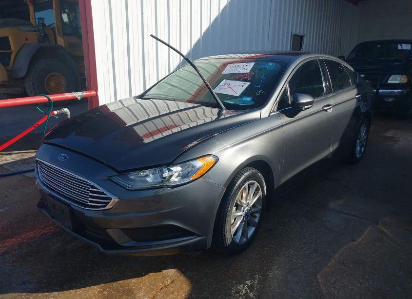 Photo 2 of 2017 Ford Fusion SE (VIN 3FA6P0HD4HR321795)