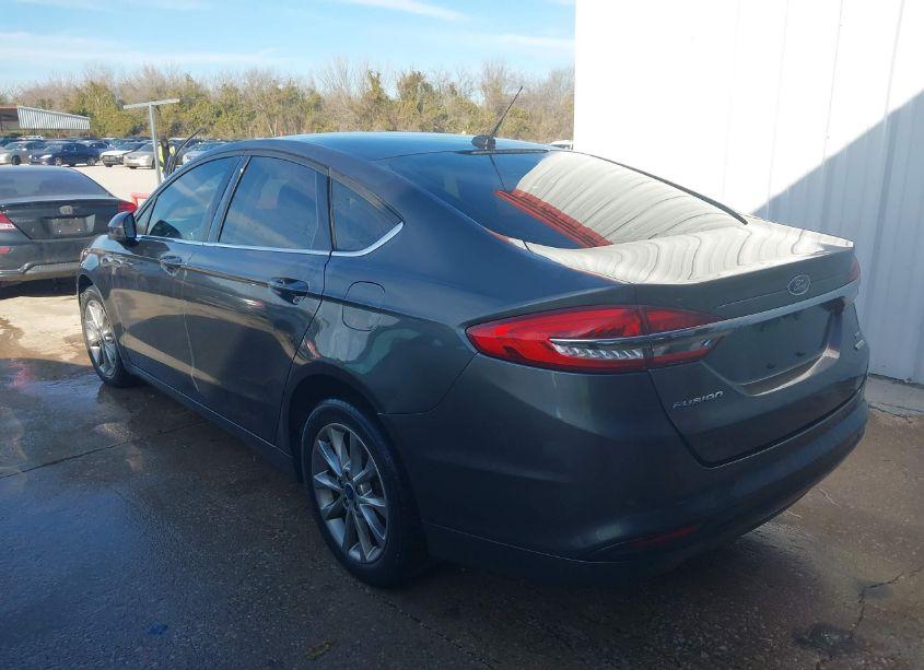 Photo 3 of 2017 Ford Fusion SE (VIN 3FA6P0HD4HR321795)