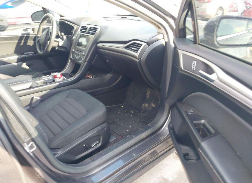 Photo 5 of 2017 Ford Fusion SE (VIN 3FA6P0HD4HR321795)