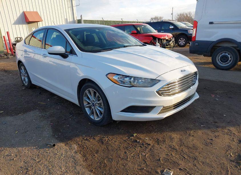 2017 Ford Fusion SE (VIN 3FA6P0HD4HR329086) main photo