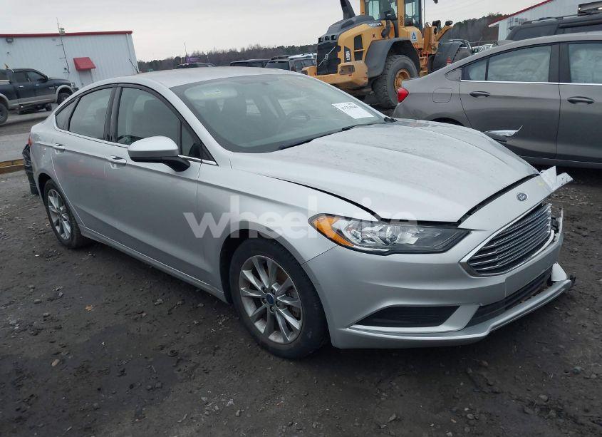 2017 Ford Fusion SE (VIN 3FA6P0HD4HR331808) main photo