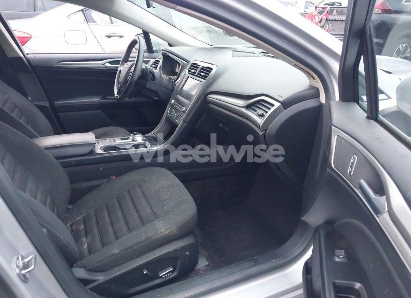 Photo 5 of 2017 Ford Fusion SE (VIN 3FA6P0HD4HR331808)