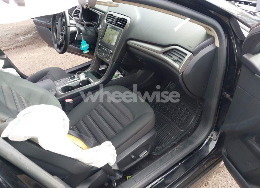 Photo 5 of 2017 Ford Fusion SE (VIN 3FA6P0HD4HR338676)