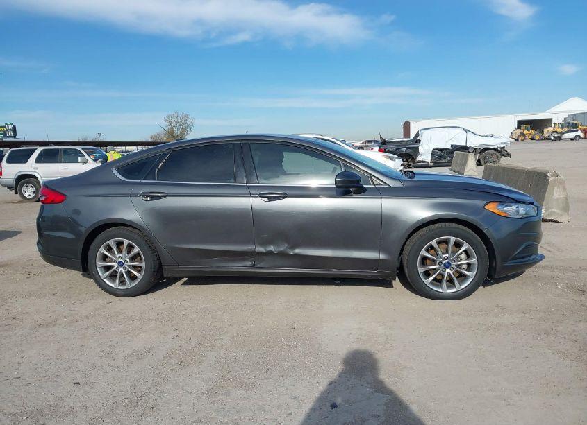 Photo 13 of 2017 Ford Fusion SE (VIN 3FA6P0HD4HR339696)