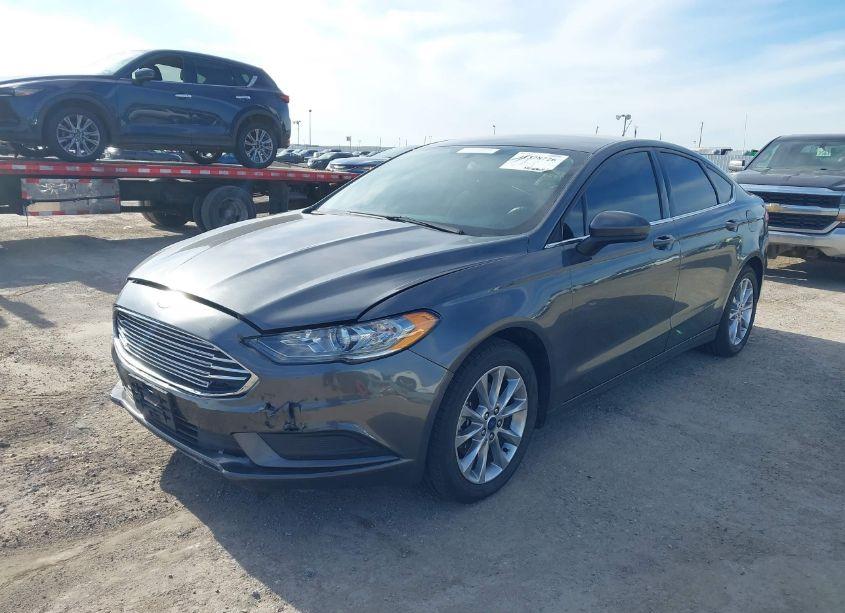 Photo 2 of 2017 Ford Fusion SE (VIN 3FA6P0HD4HR339696)