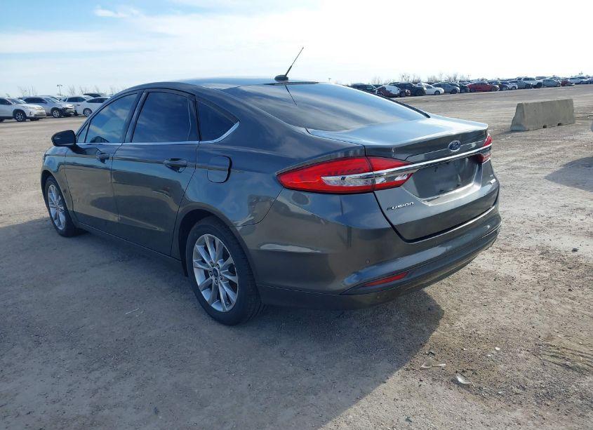 Photo 3 of 2017 Ford Fusion SE (VIN 3FA6P0HD4HR339696)