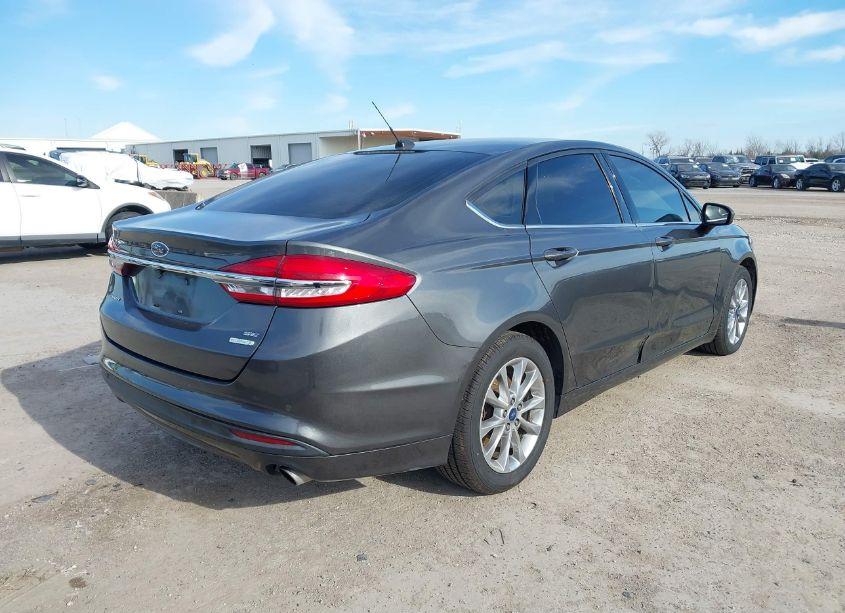 Photo 4 of 2017 Ford Fusion SE (VIN 3FA6P0HD4HR339696)