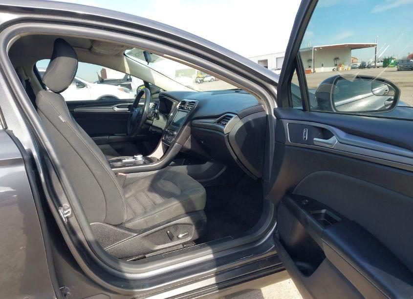 Photo 5 of 2017 Ford Fusion SE (VIN 3FA6P0HD4HR339696)