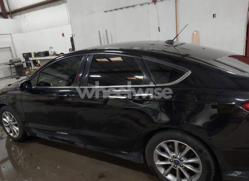 Photo 15 of 2017 Ford Fusion SE (VIN 3FA6P0HD4HR371824)