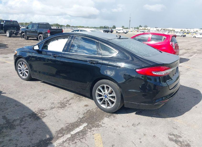 Photo 3 of 2017 Ford Fusion SE (VIN 3FA6P0HD4HR402974)