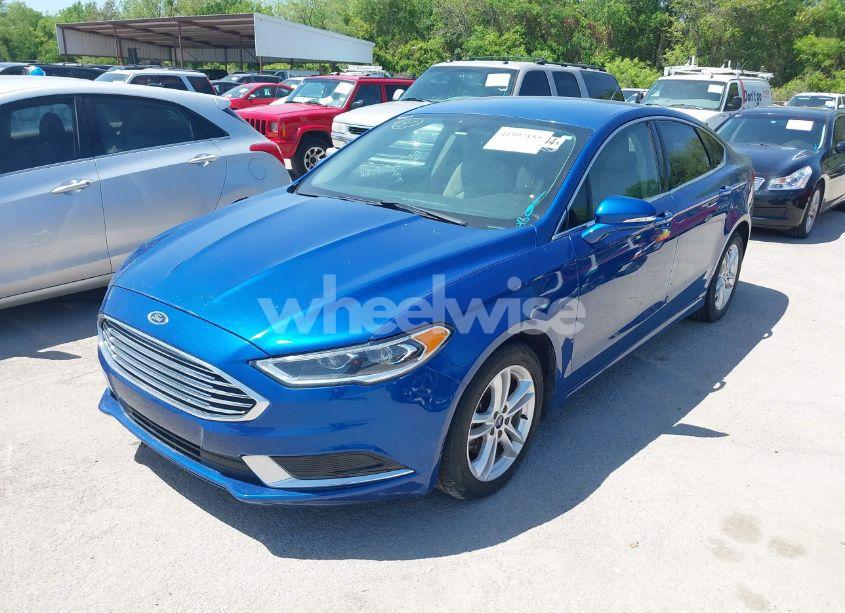 Photo 2 of 2018 Ford Fusion SE (VIN 3FA6P0HD4JR104172)