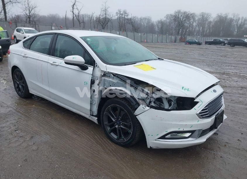2018 Ford Fusion SE (VIN 3FA6P0HD4JR183293) main photo