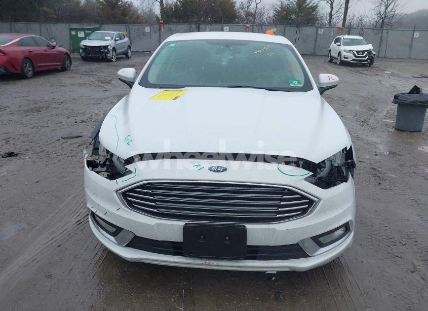 Photo 12 of 2018 Ford Fusion SE (VIN 3FA6P0HD4JR183293)