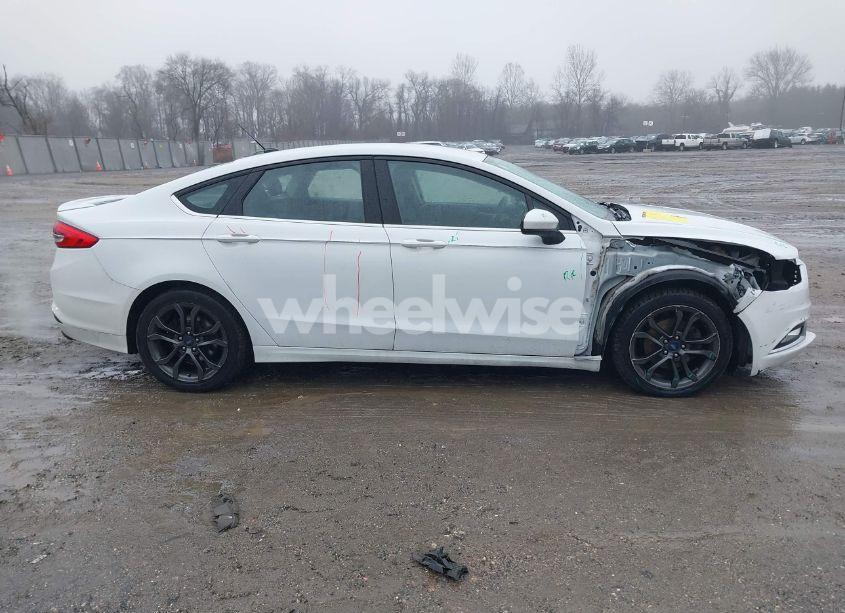 Photo 13 of 2018 Ford Fusion SE (VIN 3FA6P0HD4JR183293)
