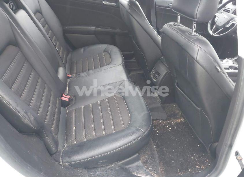 Photo 8 of 2018 Ford Fusion SE (VIN 3FA6P0HD4JR183293)