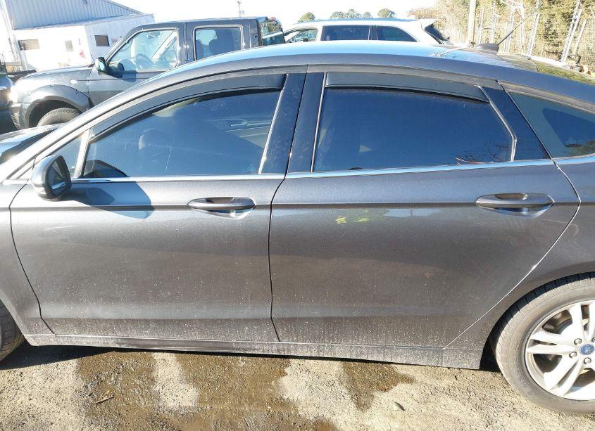 Photo 14 of 2018 Ford Fusion SE (VIN 3FA6P0HD4JR189000)