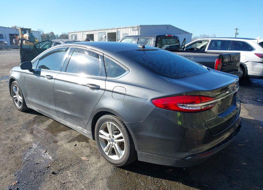 Photo 3 of 2018 Ford Fusion SE (VIN 3FA6P0HD4JR189000)