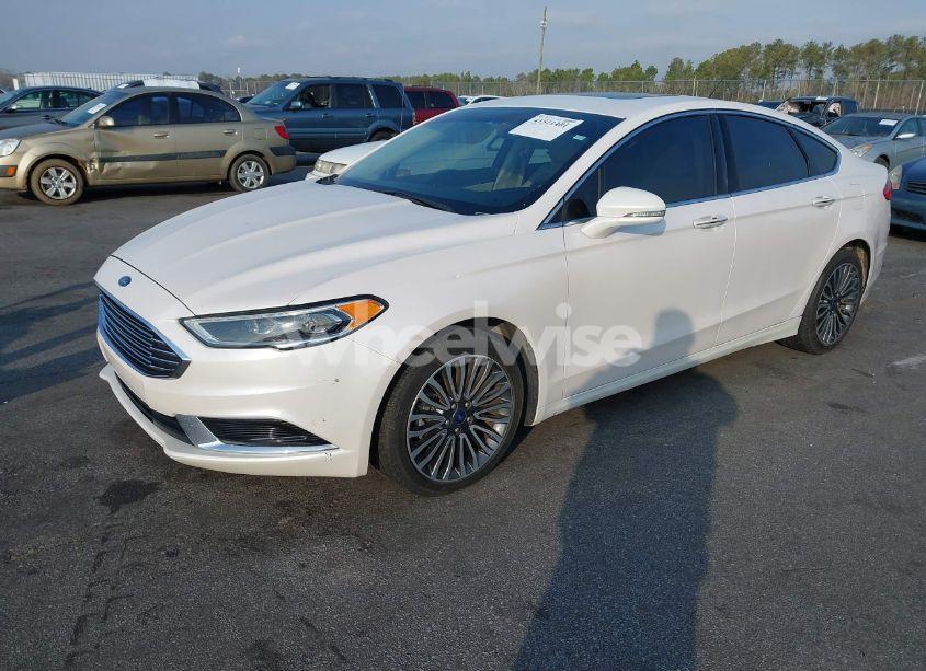 Photo 2 of 2018 Ford Fusion SE (VIN 3FA6P0HD4JR190020)