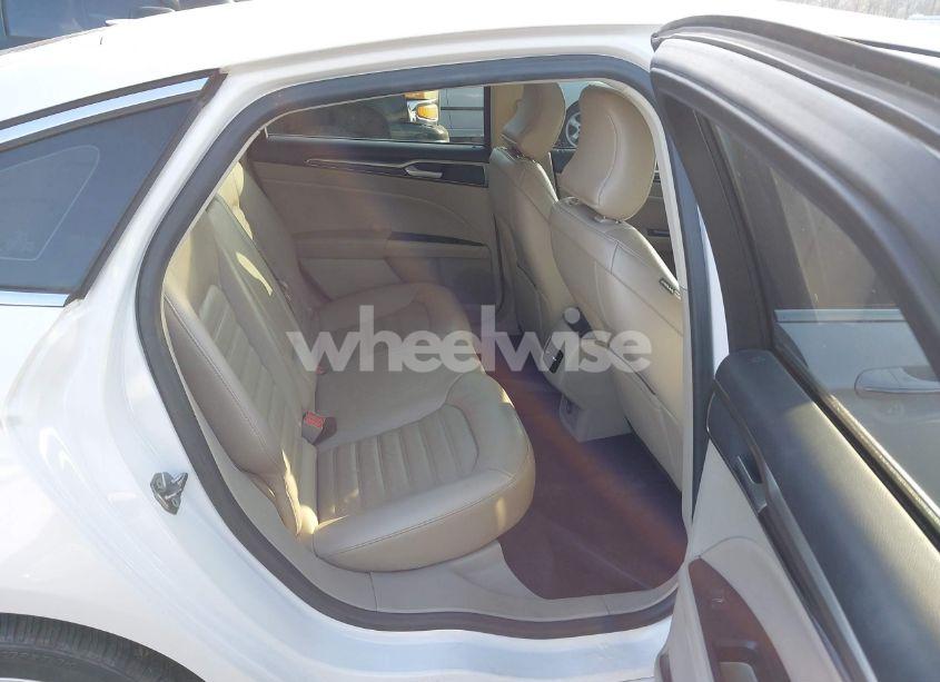 Photo 8 of 2018 Ford Fusion SE (VIN 3FA6P0HD4JR190020)