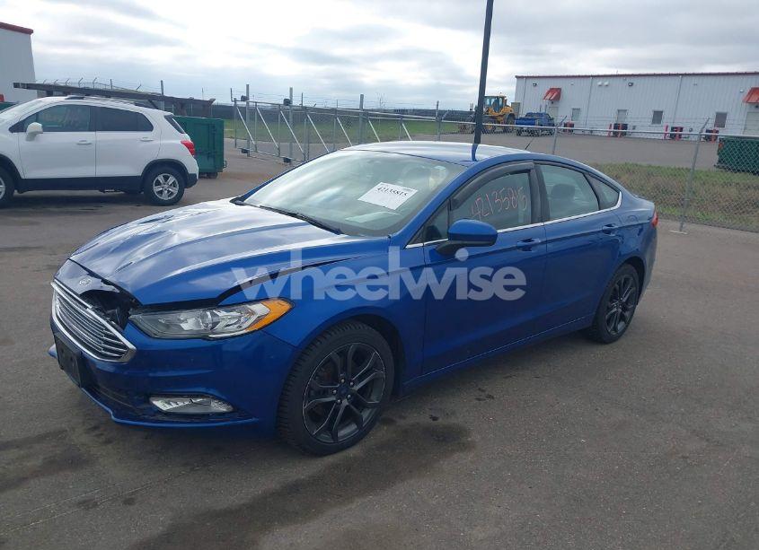 Photo 2 of 2018 Ford Fusion SE (VIN 3FA6P0HD4JR204174)