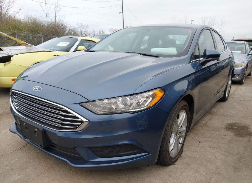 Photo 2 of 2018 Ford Fusion SE (VIN 3FA6P0HD4JR223971)