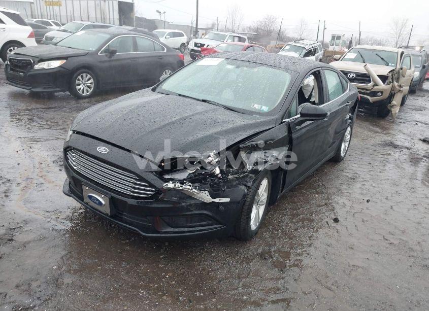 Photo 2 of 2018 Ford Fusion SE (VIN 3FA6P0HD4JR237627)