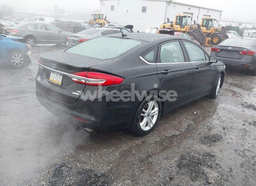 Photo 4 of 2018 Ford Fusion SE (VIN 3FA6P0HD4JR237627)