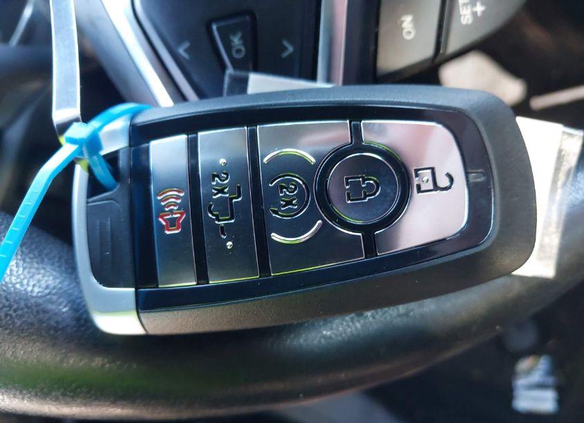 Photo 11 of 2018 Ford Fusion SE (VIN 3FA6P0HD4JR252368)