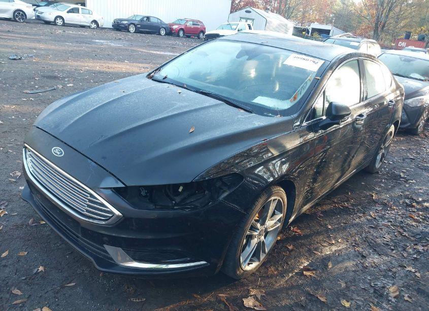 Photo 2 of 2018 Ford Fusion SE (VIN 3FA6P0HD4JR252368)