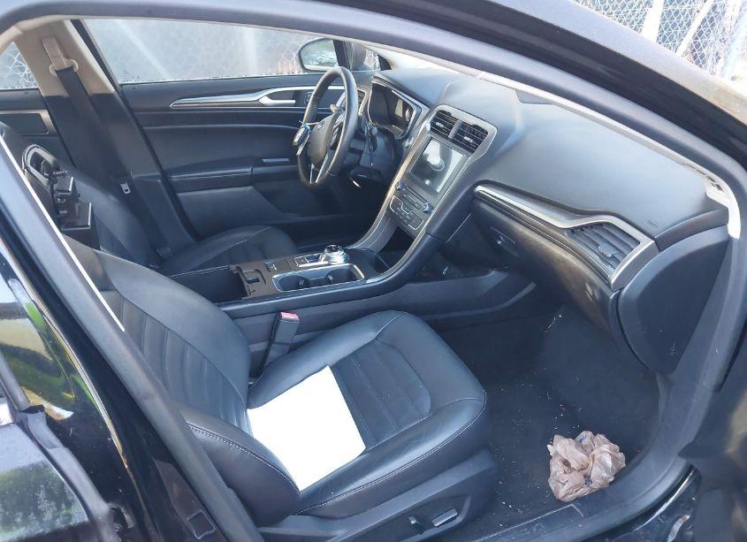 Photo 5 of 2018 Ford Fusion SE (VIN 3FA6P0HD4JR252368)