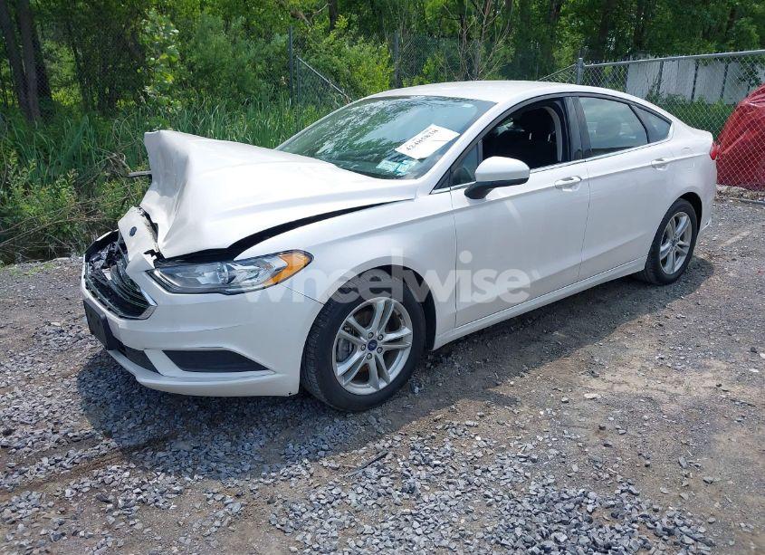 Photo 2 of 2018 Ford Fusion SE (VIN 3FA6P0HD4JR255061)