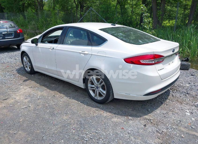 Photo 3 of 2018 Ford Fusion SE (VIN 3FA6P0HD4JR255061)