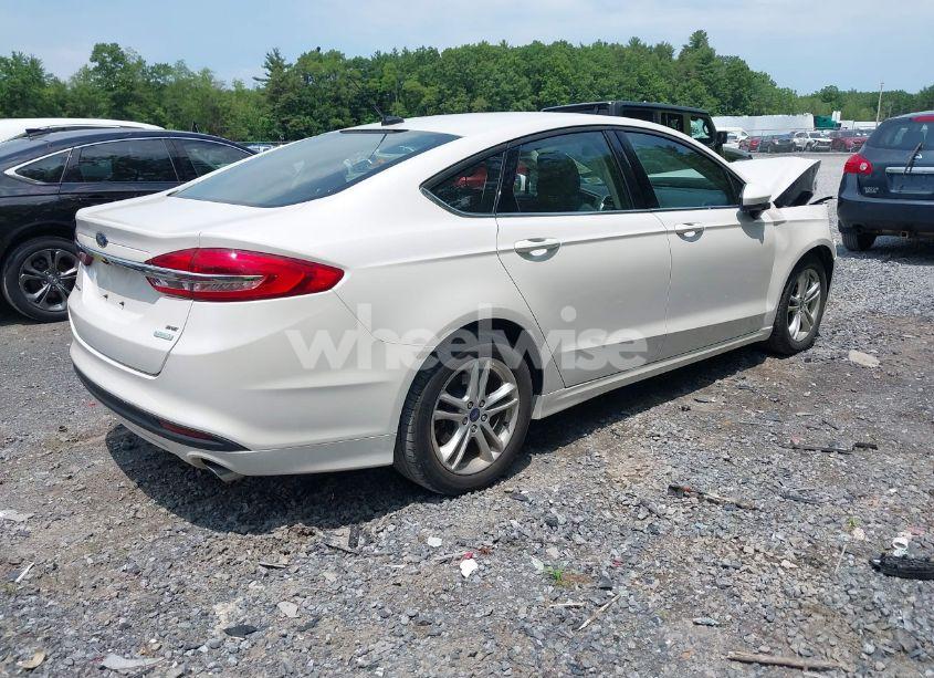 Photo 4 of 2018 Ford Fusion SE (VIN 3FA6P0HD4JR255061)