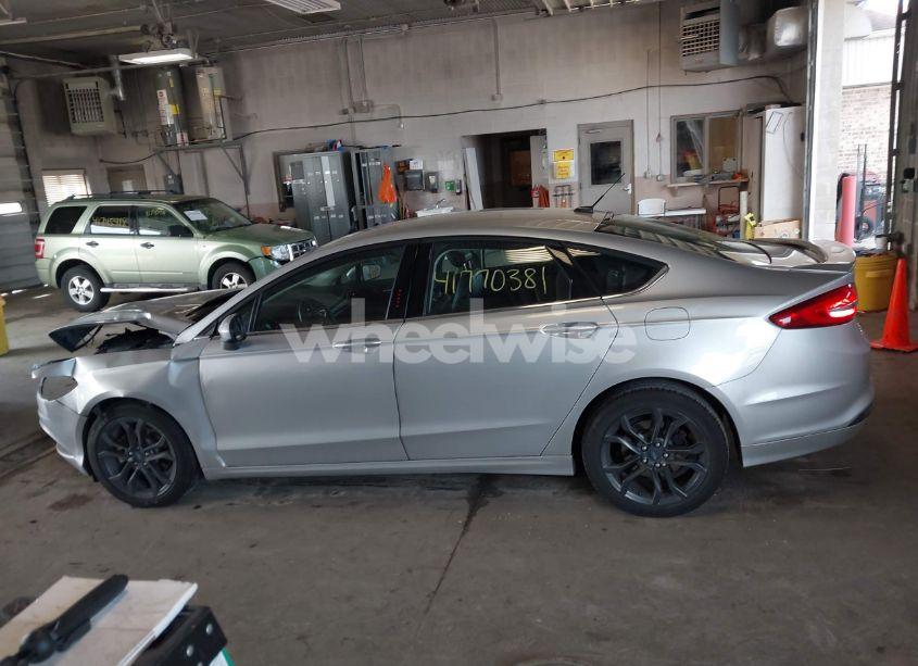 Photo 13 of 2018 Ford Fusion SE (VIN 3FA6P0HD4JR265735)