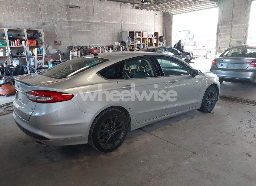 Photo 4 of 2018 Ford Fusion SE (VIN 3FA6P0HD4JR265735)
