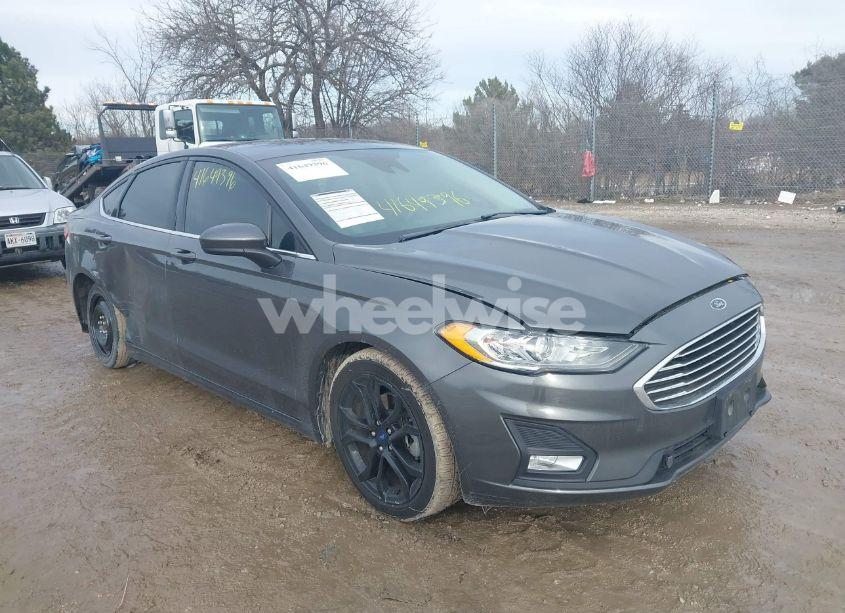 2019 Ford Fusion SE (VIN 3FA6P0HD4KR102567) main photo