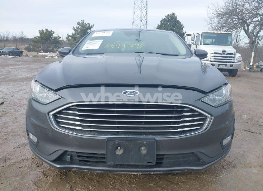 Photo 12 of 2019 Ford Fusion SE (VIN 3FA6P0HD4KR102567)