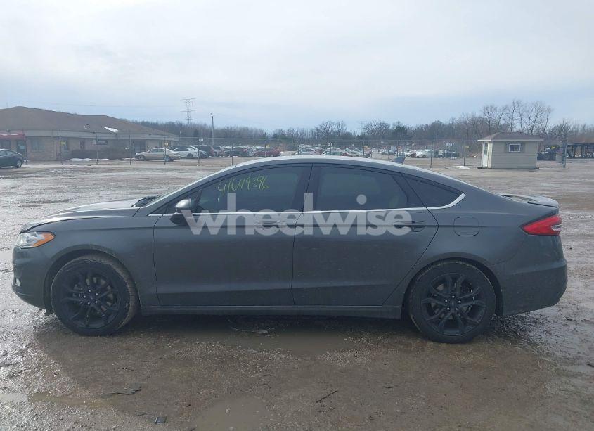 Photo 14 of 2019 Ford Fusion SE (VIN 3FA6P0HD4KR102567)