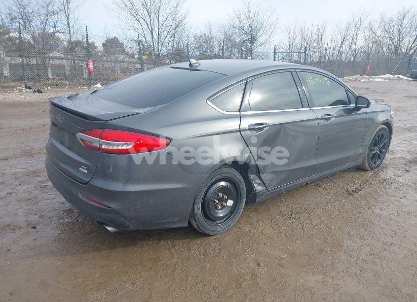Photo 4 of 2019 Ford Fusion SE (VIN 3FA6P0HD4KR102567)