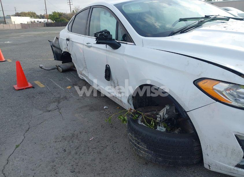 Photo 6 of 2019 Ford Fusion SE (VIN 3FA6P0HD4KR114881)
