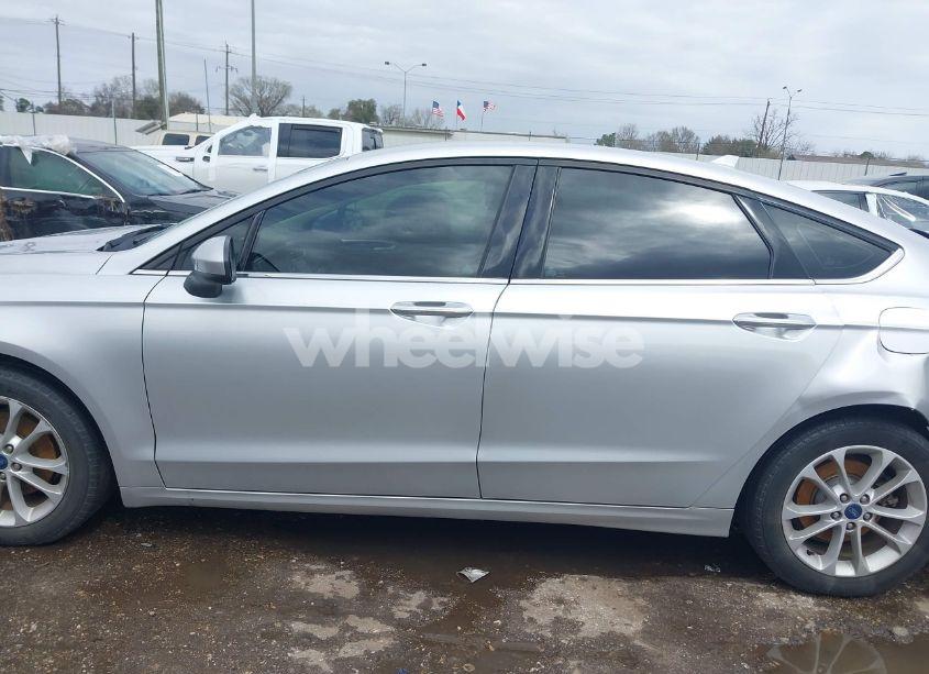 Photo 14 of 2019 Ford Fusion SE (VIN 3FA6P0HD4KR132314)